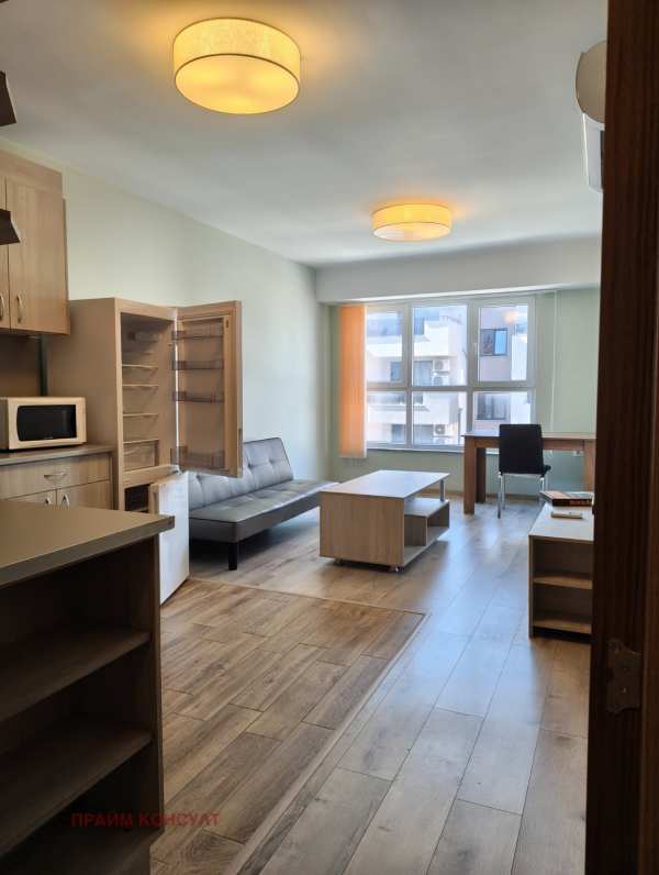 Дава под наем 2-стаен, гр. пловдив, център