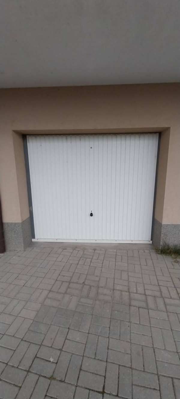 Дава под наем гараж, паркомясто, гр. кърджали, възрожденци