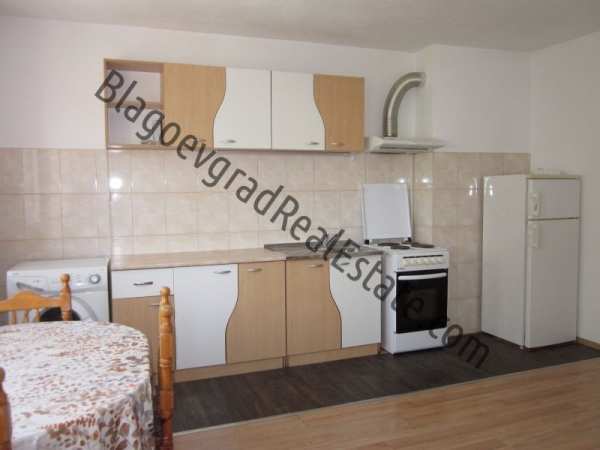 Дава под наем 2-стаен, гр. благоевград, широк център