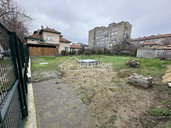 Дава под наем  място град Търговище, Вароша
      420 кв.м