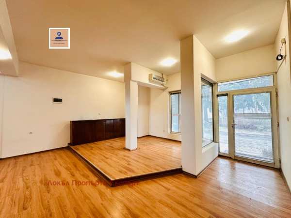 Дава под наем офис, гр. разлог, област благоевград