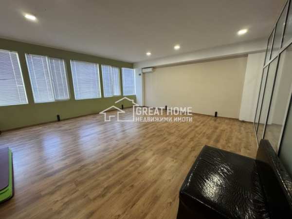 Дава под наем офис, гр. търговище, боровец