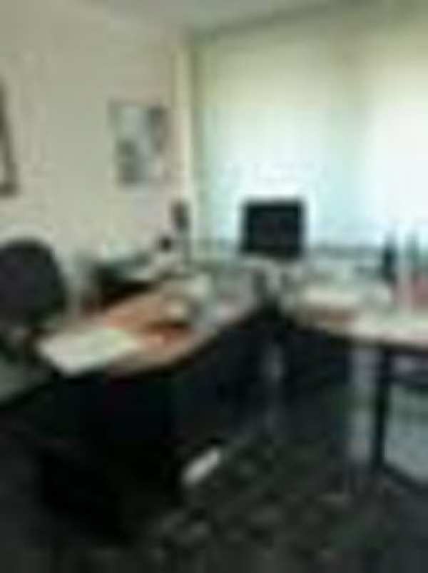 Дава под наем офис, гр. пазарджик, идеален център