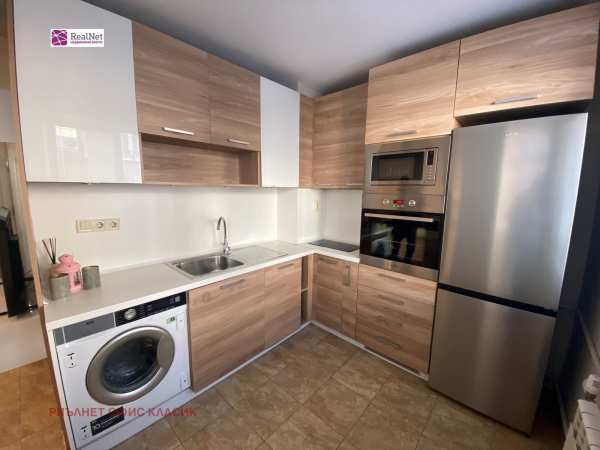 Дава под наем 3-стаен, гр. софия, център