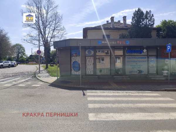 Дава под наем офис, гр. перник, център