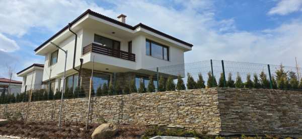 Дава под наем къща, с. рударци, област перник