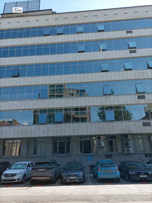 Дава под наем гараж, паркомясто, гр. софия, център