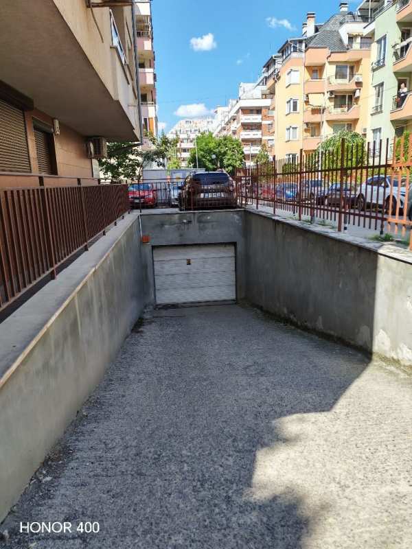 Дава под наем гараж, паркомясто, гр. софия, гоце делчев