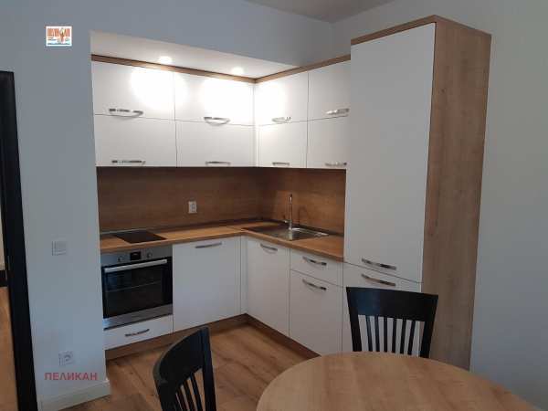 Дава под наем 3-стаен, гр. велико търново, център