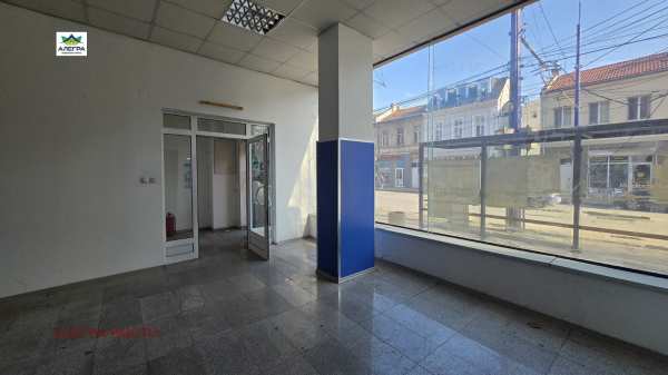 Дава под наем магазин, гр. пазарджик, център