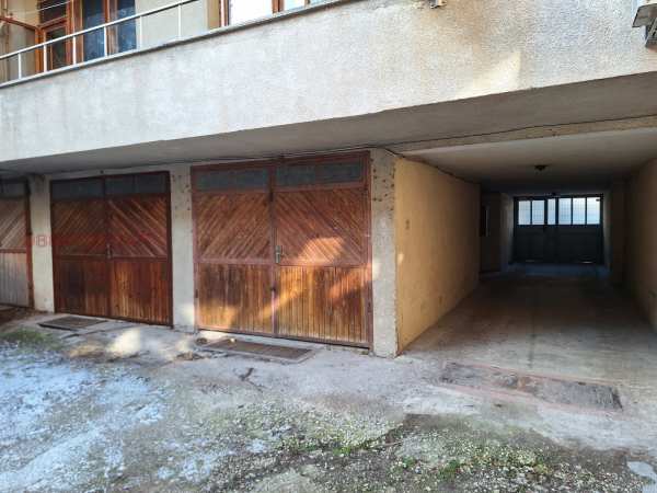 Дава под наем гараж, паркомясто, гр. варна, колхозен пазар