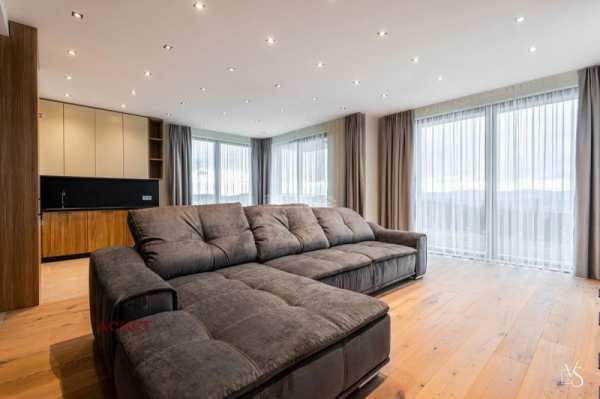 Дава под наем къща, с. кладница, област перник