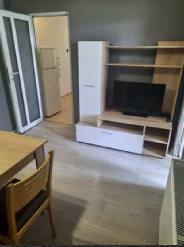 Дава под наем 2-стаен, гр. перник, изток