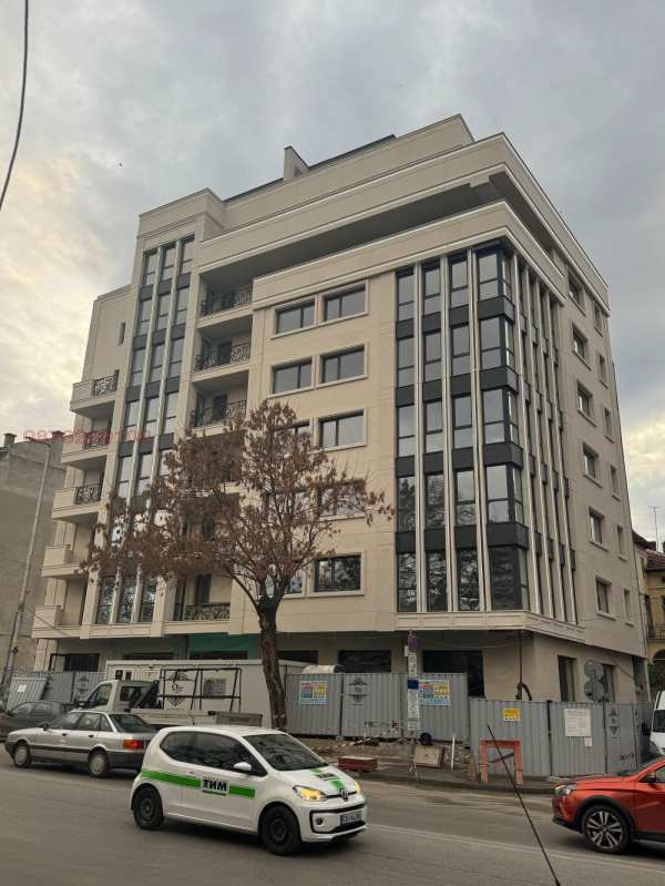 Дава под наем офис, гр. плевен, идеален център