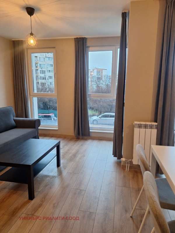 Дава под наем 2-стаен, гр. софия, връбница 2