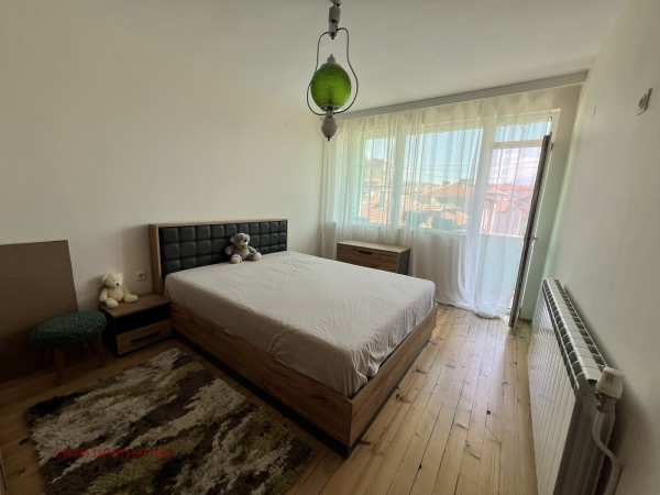 Дава под наем 3-стаен, гр. благоевград, широк център