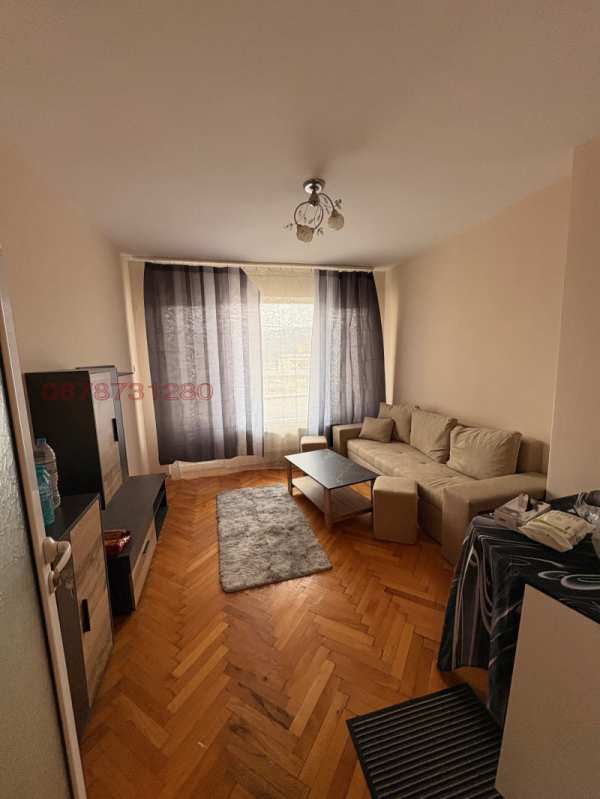 Дава под наем 2-стаен, гр. перник, център