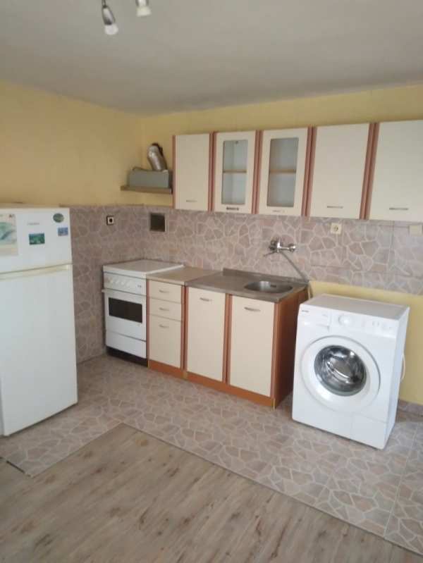 Дава под наем къща, гр. костинброд, област софия област