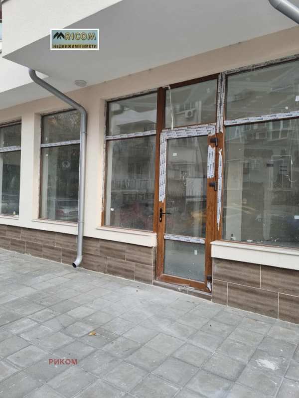 Дава под наем  офис град Плевен, Идеален център
      74 кв.м