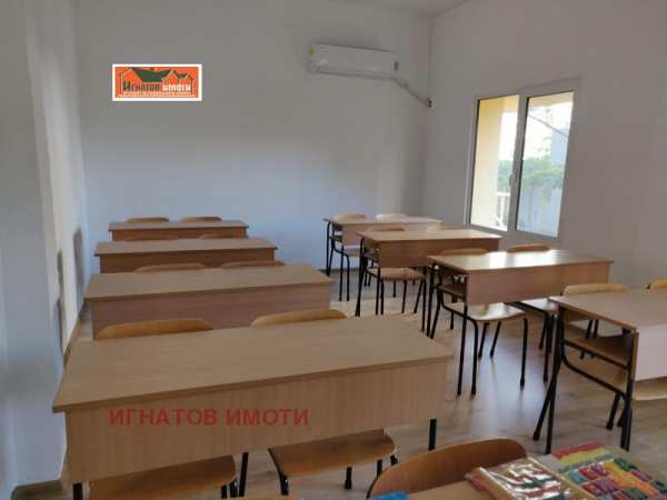 Дава под наем офис, гр. пазарджик, център