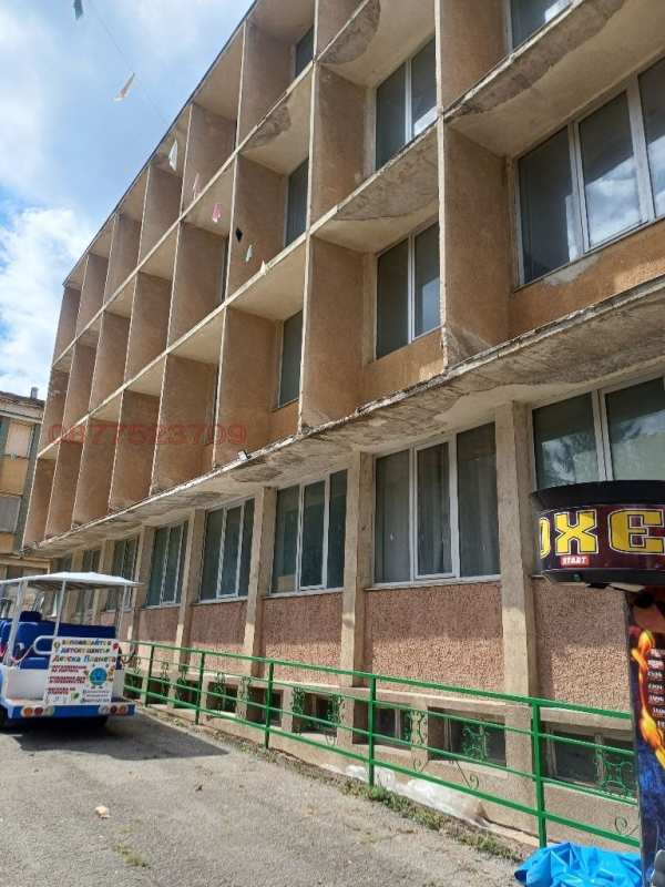 Дава под наем  пром. помещение град Враца, Хранително-вкусова зона
      600 кв.м