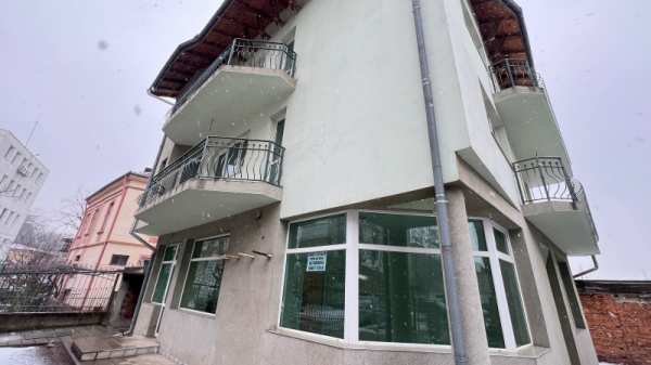 Дава под наем офис, гр. лом, област монтана