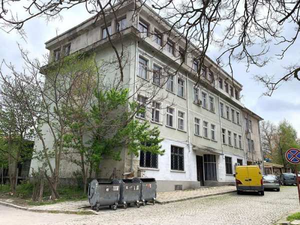 Дава под наем склад, гр. елхово, област ямбол