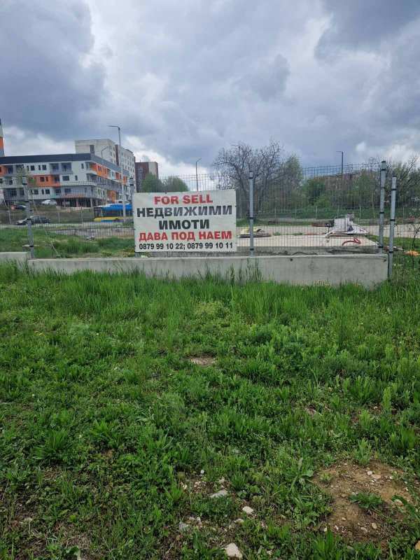 Дава под наем място, гр. плевен, широк център