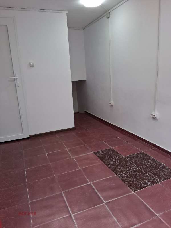 Дава под наем магазин, гр. стара загора, център