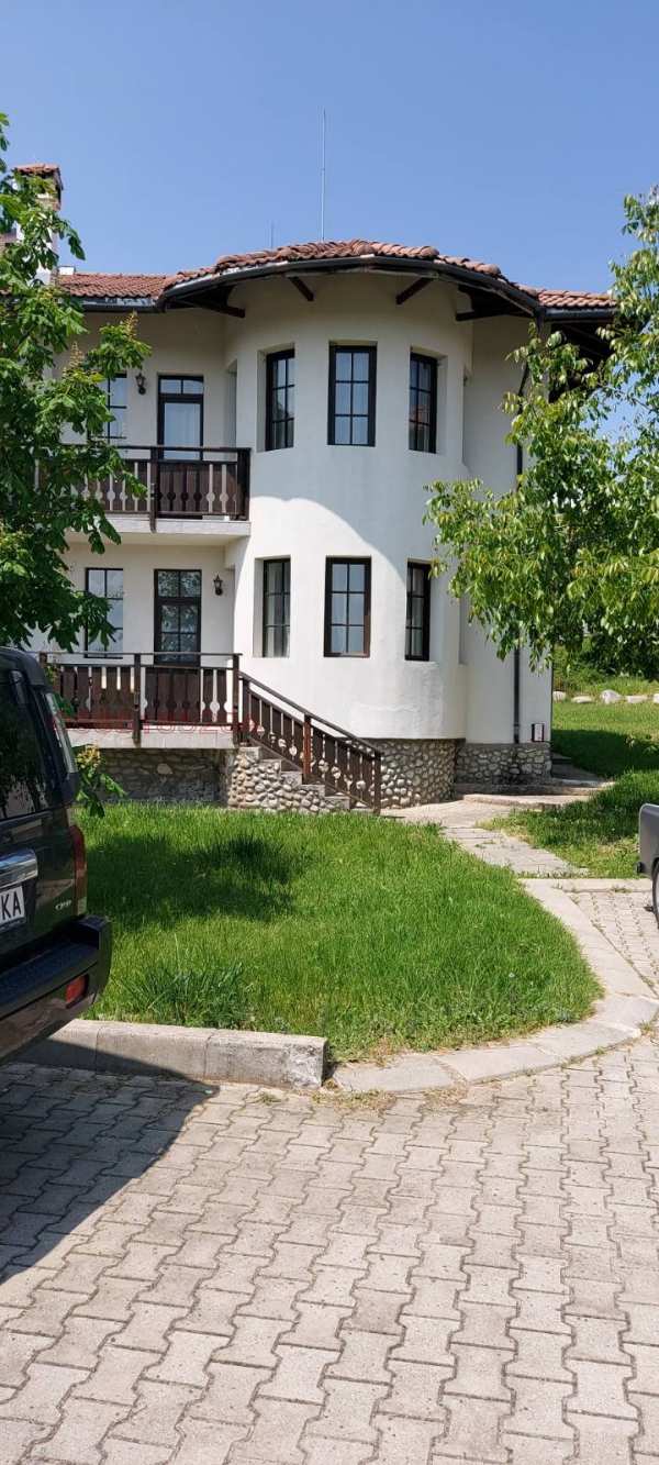 Дава под наем къща, гр. банско, област благоевград