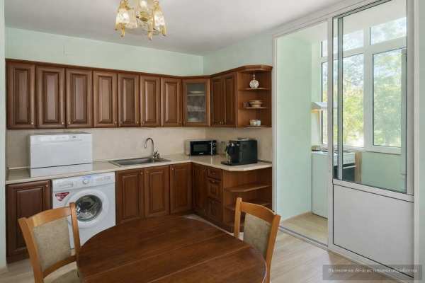 Дава под наем 4-стаен, гр. пловдив, мараша