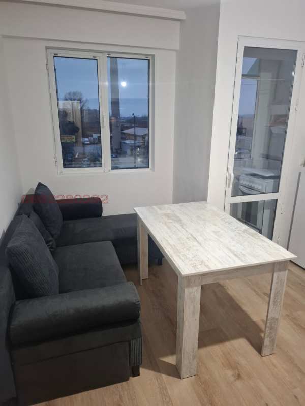 Дава под наем  2-стаен град Пазарджик, Устрем
      43 кв.м