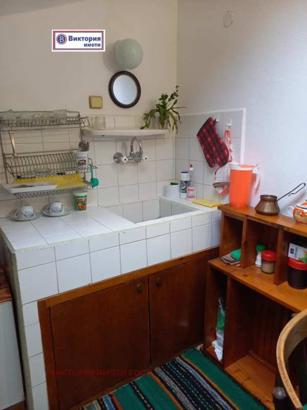 Дава под наем 1-стаен, гр. велико търново, света гора