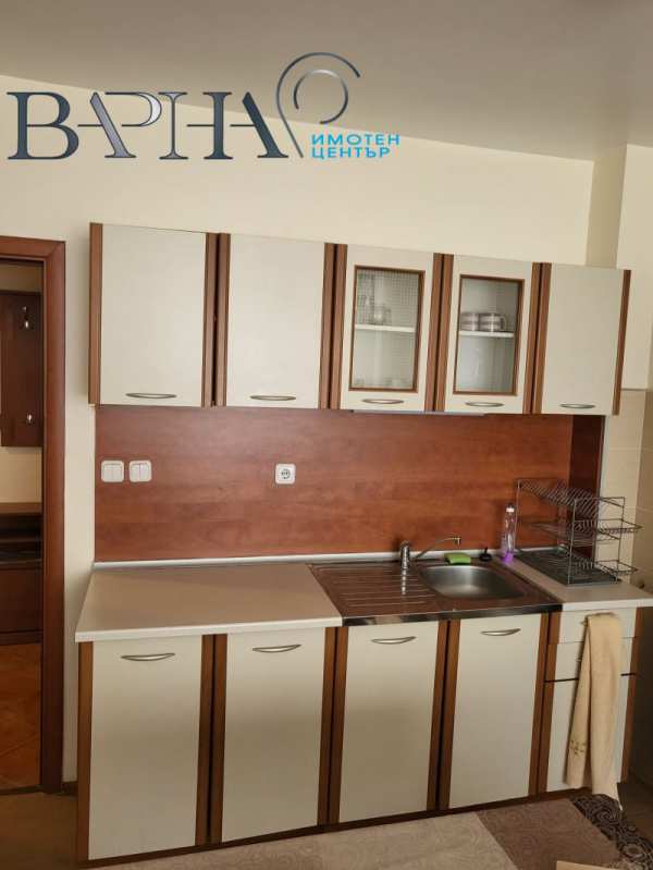 Дава под наем 2-стаен, гр. варна, левски 1