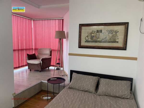 Дава под наем 1-стаен, гр. пазарджик, идеален център