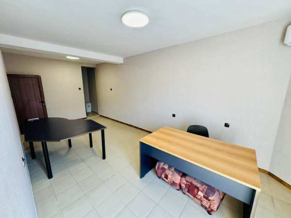 Дава под наем офис, гр. монтана, идеален център