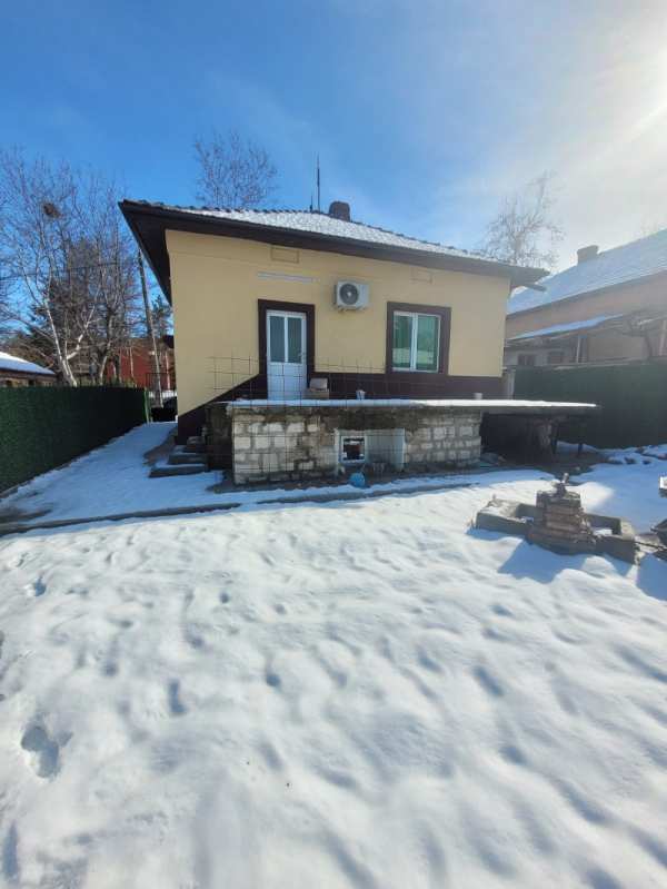 Дава под наем къща, гр. плевен, широк център