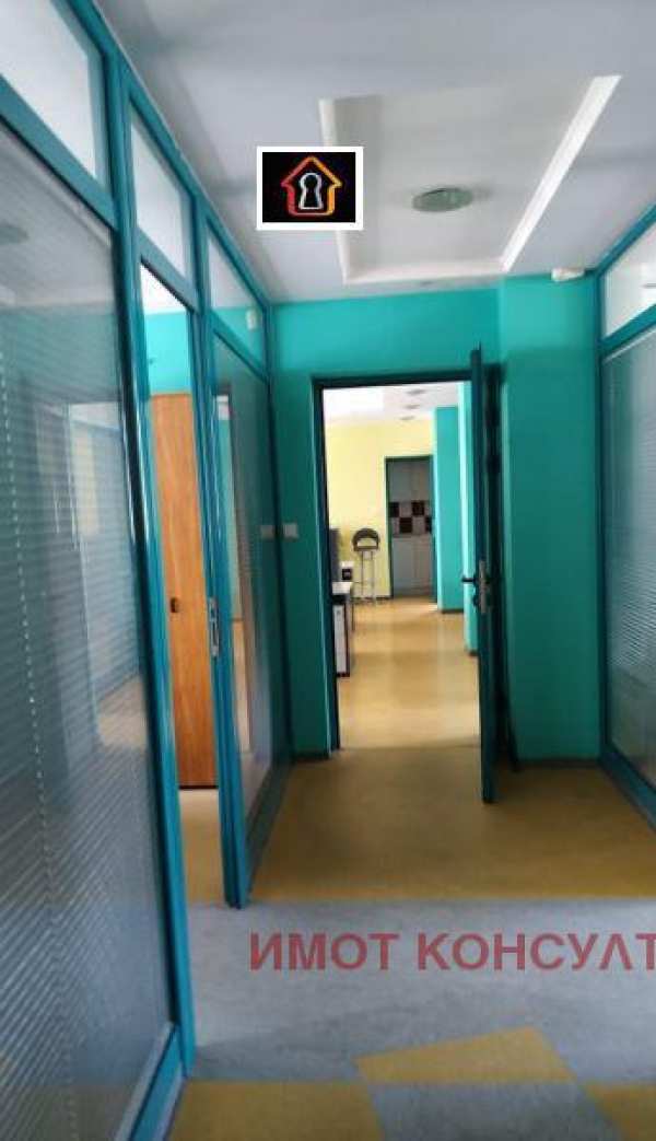 Дава под наем  офис град Враца, Център
      200 кв.м