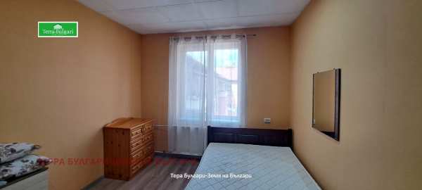 Дава под наем 3-стаен, гр. перник, център