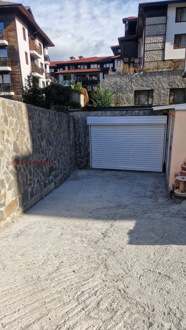 Дава под наем гараж, паркомясто, гр. банско, област благоевград