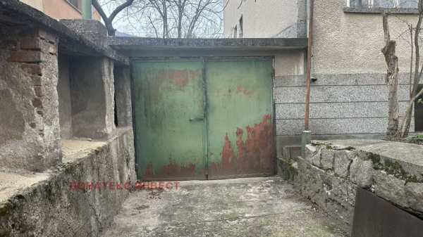Дава под наем гараж, паркомясто, гр. карлово, област пловдив