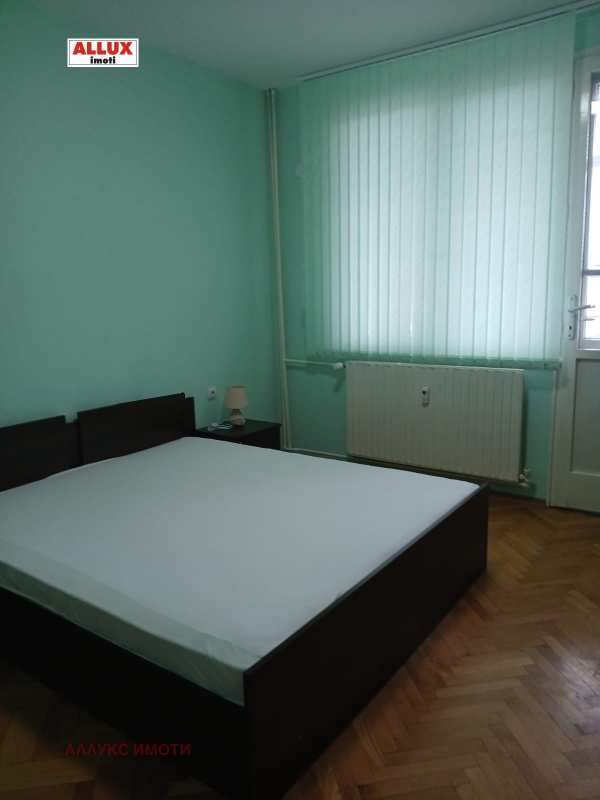 Дава под наем 2-стаен, гр. русе, център