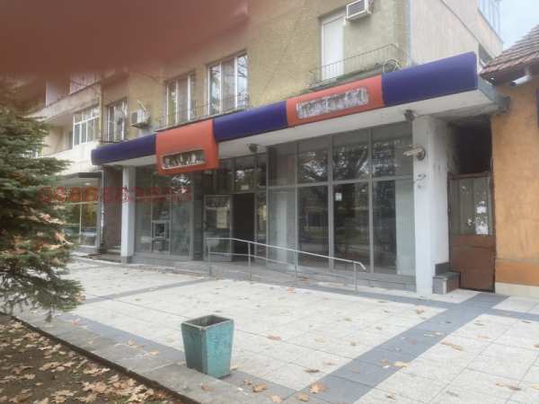 Дава под наем магазин, гр. монтана, идеален център