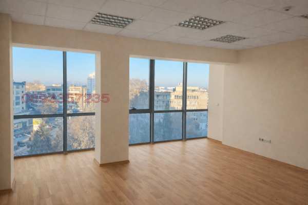 Дава под наем офис, гр. пазарджик, идеален център