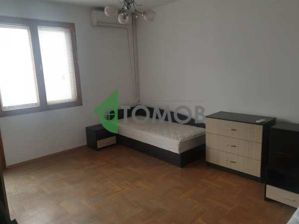 Дава под наем етаж от къща, гр. шумен, център