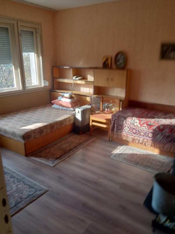 Дава под наем етаж от къща, гр. бяла, област русе