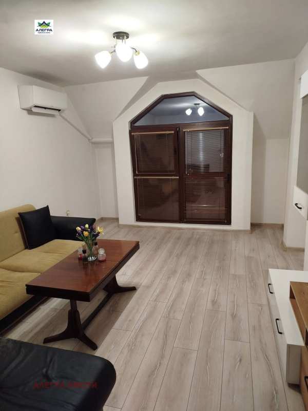 Дава под наем 2-стаен, гр. пазарджик, център