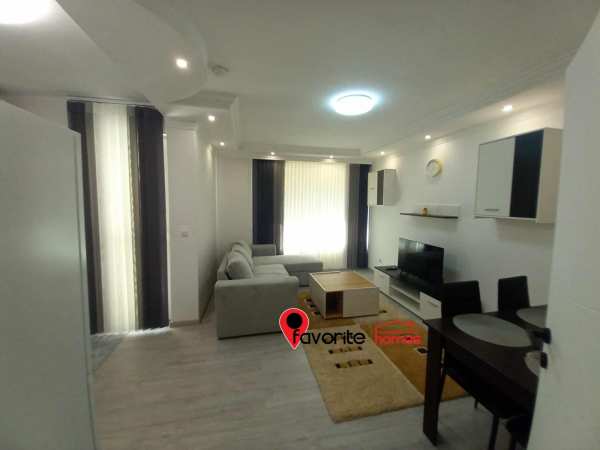 Дава под наем 2-стаен, гр. шумен, център