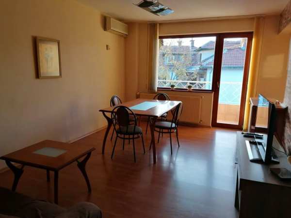 Дава под наем  4-стаен град Плевен, Идеален център
      120 кв.м