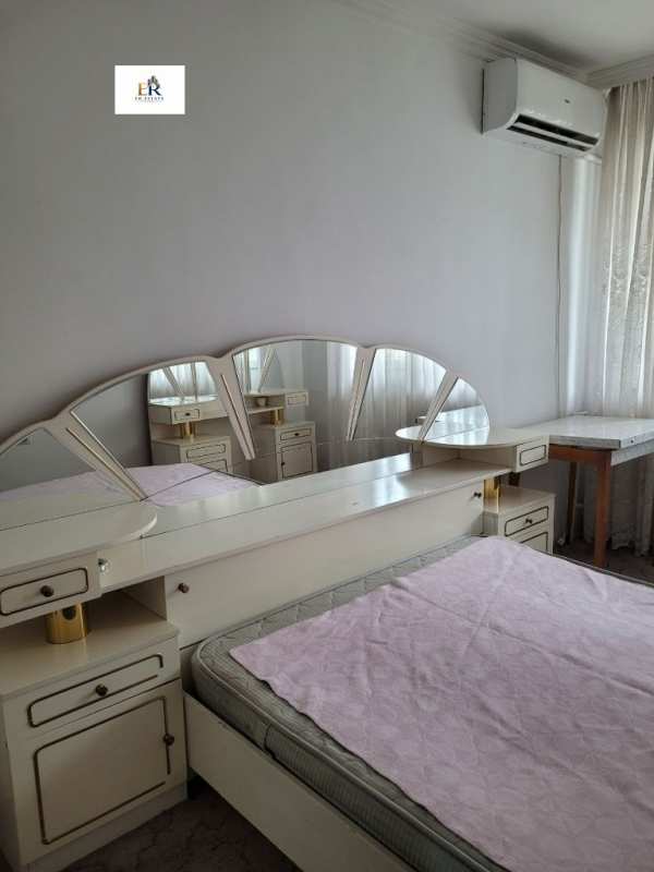 Дава под наем 3-стаен, гр. плевен, широк център